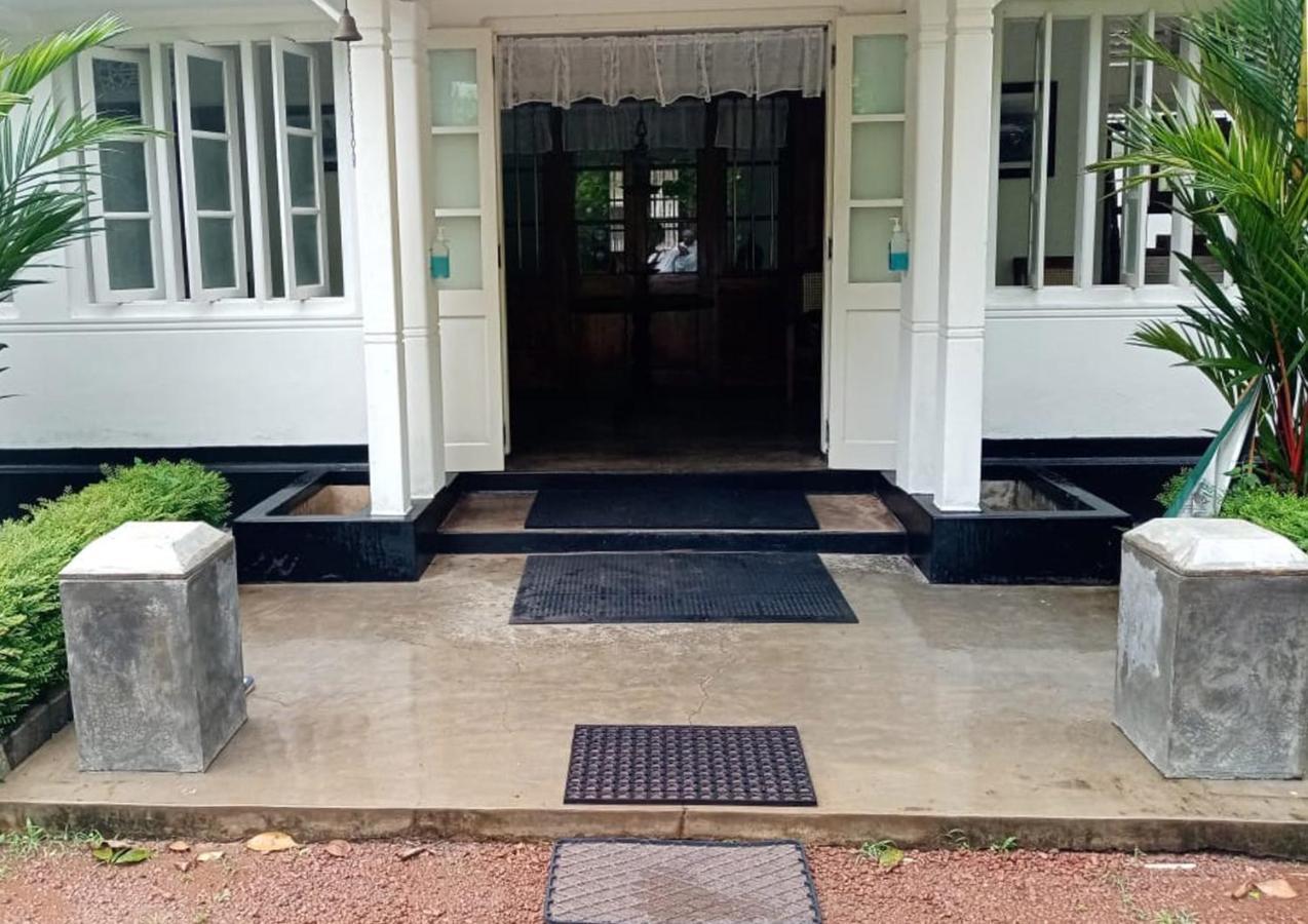 Village Headman'S Five Bedrooms Entire Bungalow 因都鲁瓦 外观 照片