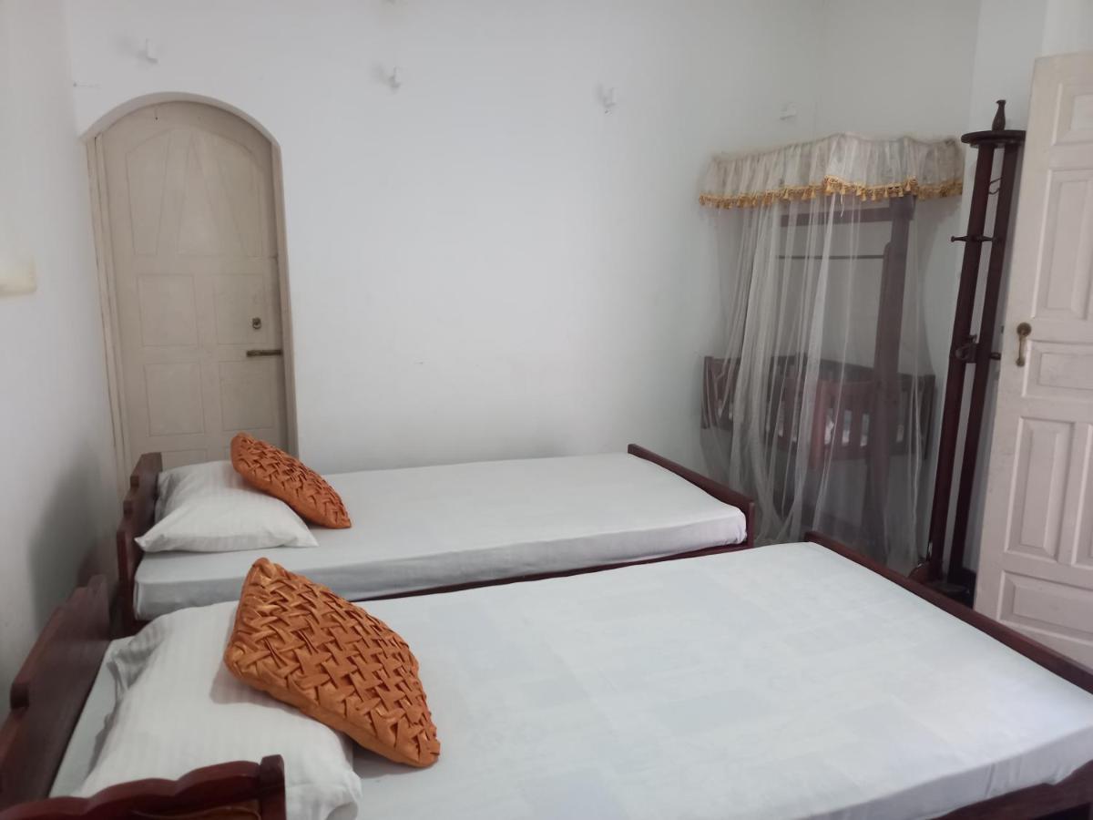 Village Headman'S Five Bedrooms Entire Bungalow 因都鲁瓦 外观 照片