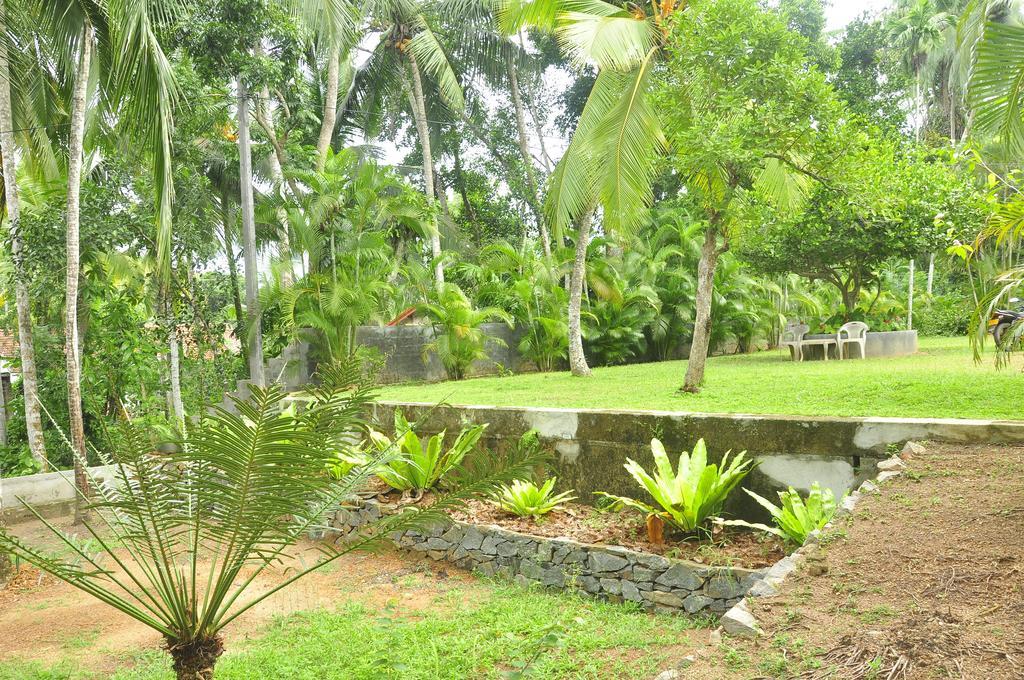 Village Headman'S Five Bedrooms Entire Bungalow 因都鲁瓦 外观 照片