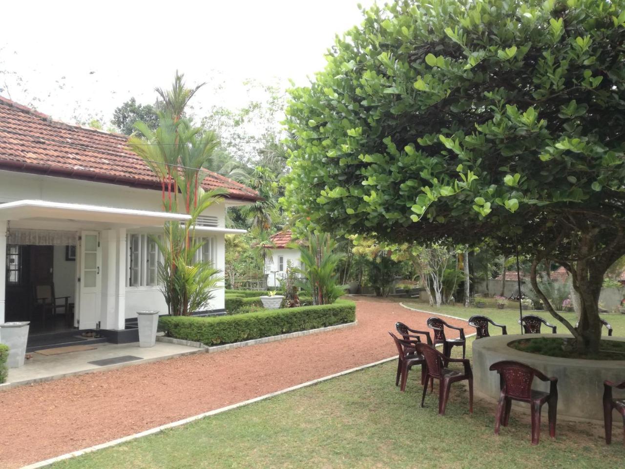 Village Headman'S Five Bedrooms Entire Bungalow 因都鲁瓦 外观 照片